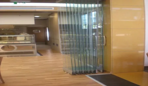 FOLDABLE DISPLAY WINDOW SYSTEM