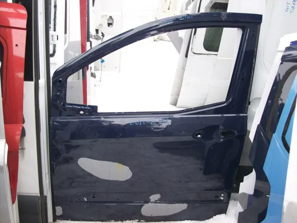 USED MINIVAN SPARE PARTS