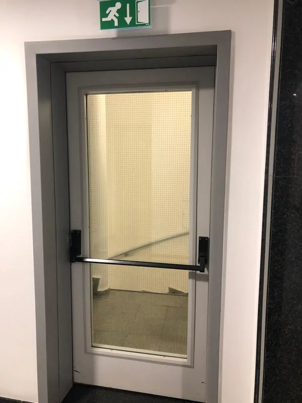 Glass fire door