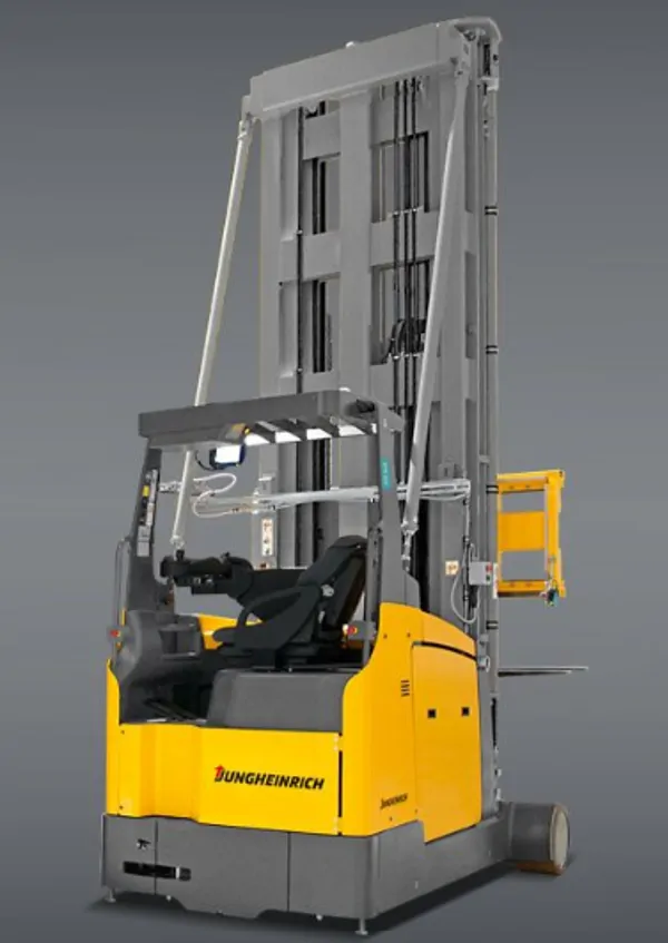 Automatic high-bay forklift