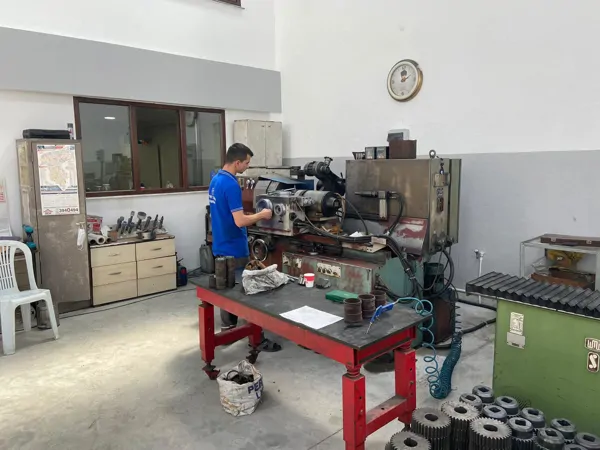 HOLE GRINDING