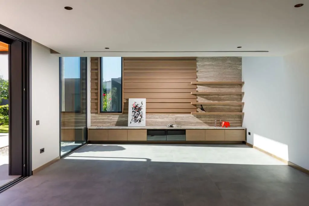 TV UNIT